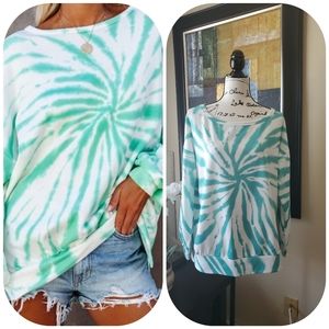 MINT GREEN TIE-DYE SWEATSHIRT